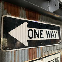 品番0043　ロードサイン　ONE WAY　左方向矢印　トラフィックサイン　看板　標識　ヴィンテージ　埼玉店
