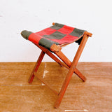 品番5046-1　フォールディングスツール　ハンドメイド　折りたたみ椅子　赤×黒　ブロック柄　木製　アウトドア　アンティーク　ヴィンテージ　金沢店