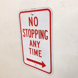 品番0210-5　ロードサイン　NO STOPPING ANY TIME　常時停車禁止　右方向矢印　トラフィックサイン　看板　標識　ヴィンテージ