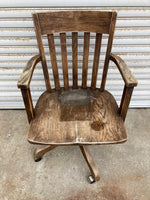 品番8683　アームチェア　デスクチェア　キャスター付き　ウッドチェア　木製　ひじ掛け付き　椅子　アンティーク　ヴィンテージ　金沢店
