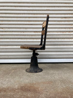 品番3749　ウッドチェア　鉄脚　1本脚　ラダーバックチェア　ダイニングチェア　サイドチェア　木製　椅子　アンティーク　ヴィンテージ　金沢店