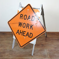 品番1856-3　ロードサイン　ROAD WORK AHEAD　道路工事中　道路標識　スタンドサイン　ヴィンテージ　金沢店