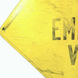 品番0289　ロードサイン　WATCH FOR EMERGENCY VEHICLE　警告　トラフィックサイン　看板　標識　ヴィンテージ　金沢店