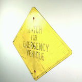 品番0289　ロードサイン　WATCH FOR EMERGENCY VEHICLE　警告　トラフィックサイン　看板　標識　ヴィンテージ　金沢店