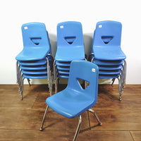 品番0211　キッズチェア　スタッキングチェア　チャイルドチェア　子供用　椅子　ブルー　ヴィンテージ　金沢店