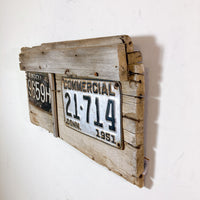 品番0933　ウッドサインボード　USA ナンバープレート　看板　ウォールサイン　壁掛用　ディスプレイ　ヴィンテージ　金沢店