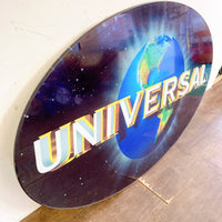 品番0875　サインボード　UNIVERSAL　ユニバーサル　ガラス製　看板　ヴィンテージ　金沢店