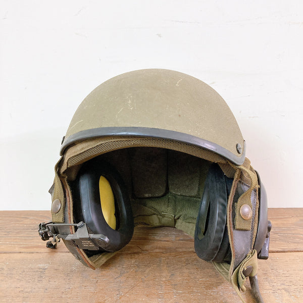 品番0044　米軍　戦車クルーヘルメット　ベトナム戦　CVCヘルメット　タンカーズヘルメット　ヴィンテージ　金沢店