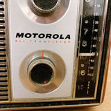 品番1018　Motorola　モトローラー　オールトランジスタ　ポータブル AM ラジオ　60's　ディスプレイ　ヴィンテージ