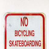 品番0302　ロードサイン　NO BICYCLING SKATEBOARDING ROLLERBLADING ON SIDEWALKS　トラフィックサイン　看板　標識　ヴィンテージ　金沢店