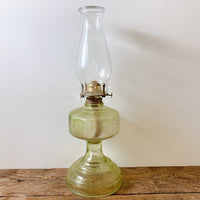 品番2307-1　オイルランプ　テーブルランプ　イエロー　ガラス製　照明　インテリア　レトロ　アンティーク