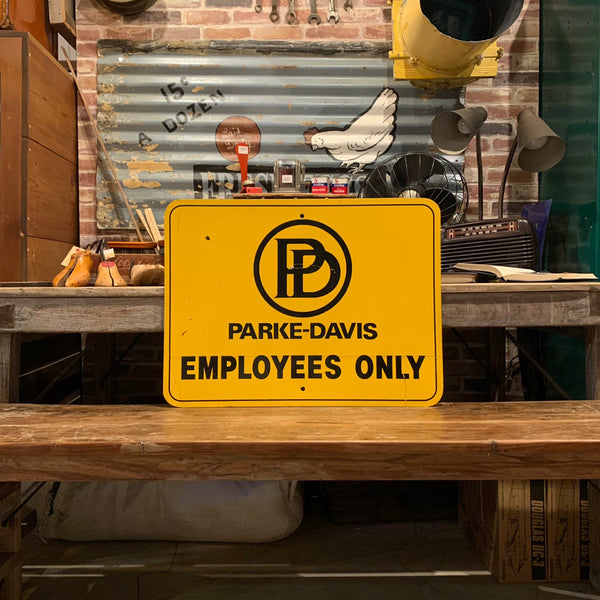品番0173　Parke Davis EMPLOYEES ONLY SIGN　パーク・デービス　従業員専用　標識 　ヴィンテージ　千葉店