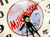 品番4875　置き時計　Frosty Milkshakes　レッド　インテリア　アンティーク　ヴィンテージ