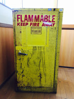 品番0044　FLAMMABLE KEEP FIRE AWAY 4　キャビネット　イエロー　ヴィンテージ　金沢店